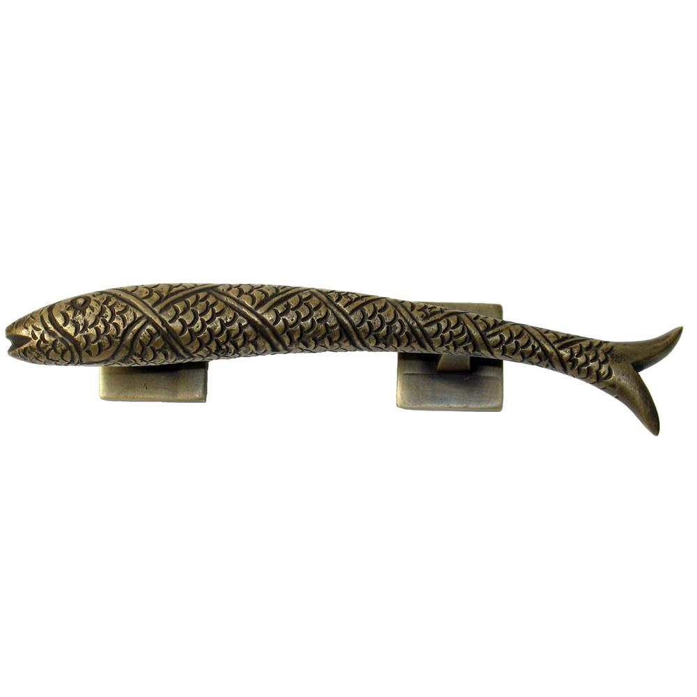 Gado Gado HPU7025R Right Carved Fish Pull