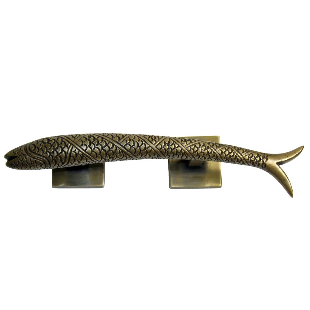 Gado Gado HPU7027R Right Carved Fish Pull