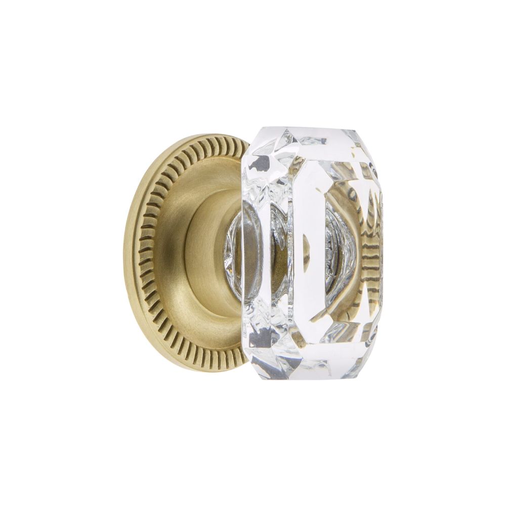 Grandeur CKBNEWBCC40 Grandeur Baguette Clear Crystal 1-9/16" Cabinet Knob with Newport Rosette in Satin Brass