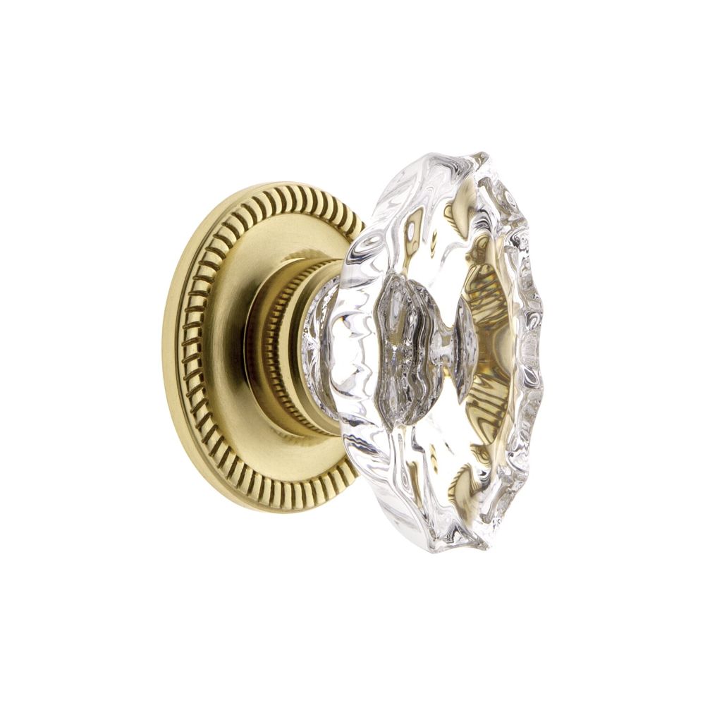 Grandeur CKBNEWBIA Grandeur Biarritz Crystal 1-3/4" Cabinet Knob with Newport Rosette in Polished Brass