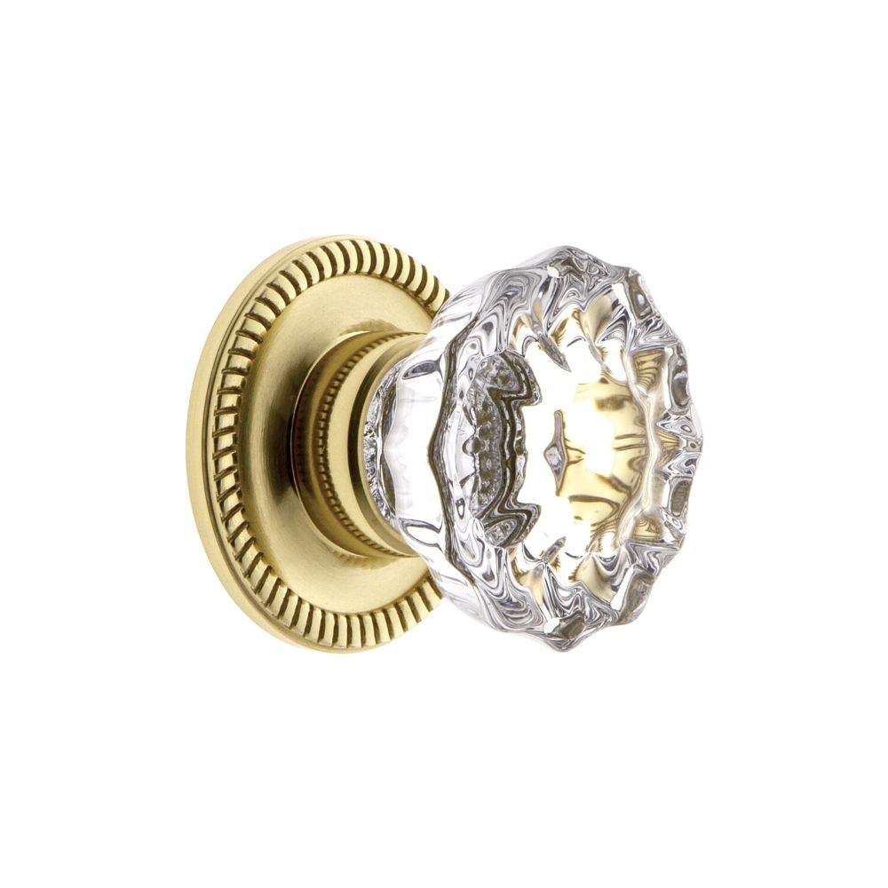 Grandeur CKBNEWVER Grandeur Versailles Crystal 1-3/8" Cabinet Knob with Newport Rosette in Polished Brass