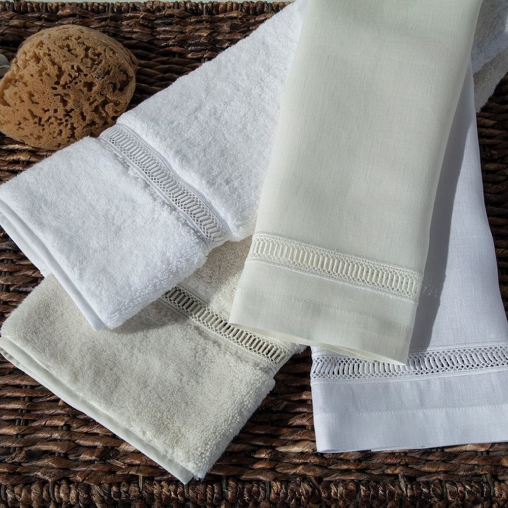 Home Treasures Linen EMDOR8IZMHANIV Doric Hand Towel (set Of 2) - Ivory Izmir / Ivory Lace