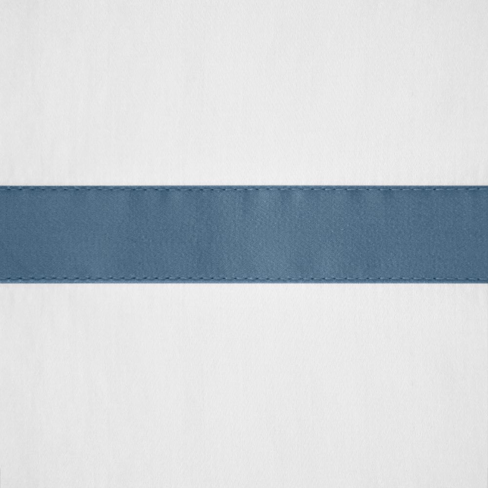 Home Treasures Linen EMFIN1CDRUWHSB Fino Cal King Bed Skirt - White / Slate Blue