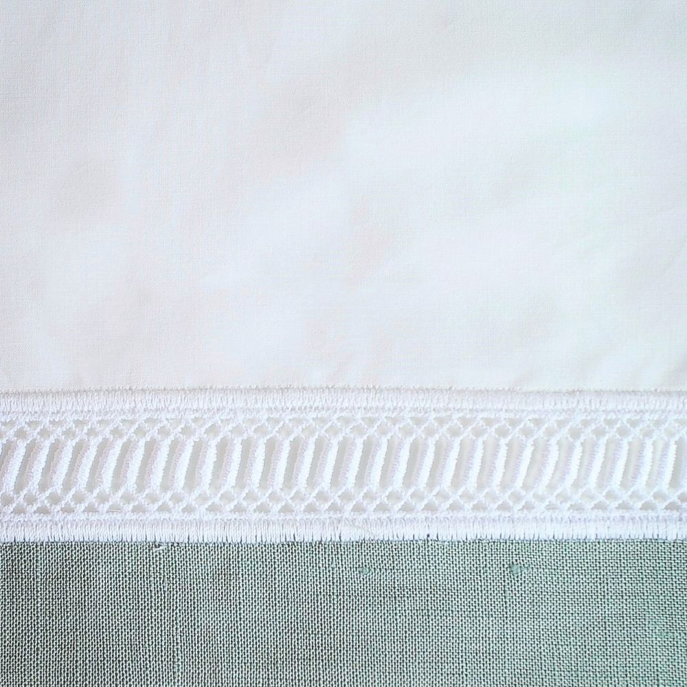 Home Treasures Linen EMLIN72108TABWHIW Linea 72" X 108" Tablecloth - White/irish Winter Green