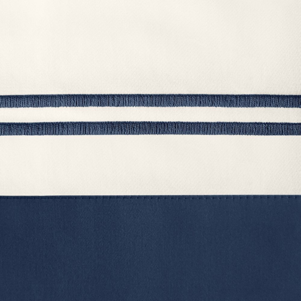 Home Treasures Linen EMMRC1CDRUIVNB Marco Cal King Bed Skirt - Ivory / Navy Blue