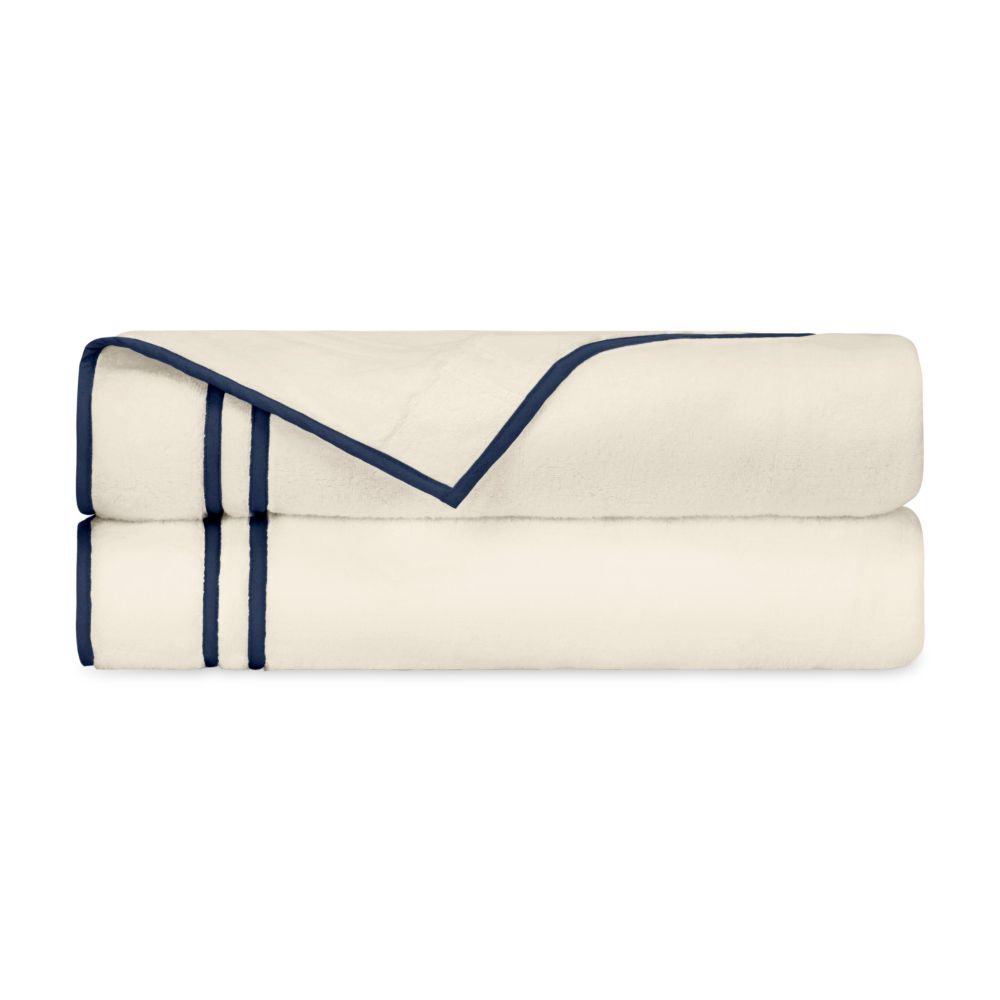 Home Treasures Linen EMRIB8BATIVNB Ribbons Bath Towel - Ivory / Navy Blue