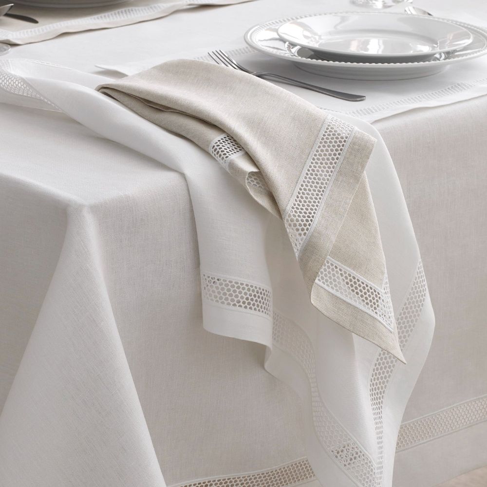 Home Treasures Linen 41533004775489 90" Square Riley Tablecloth in White / White