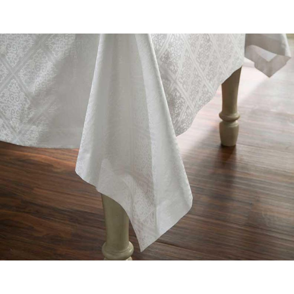 Home Treasures Linen luc-73869 Table Luciana 90" Round Tablecloth in White (Round Tablecloth Only)