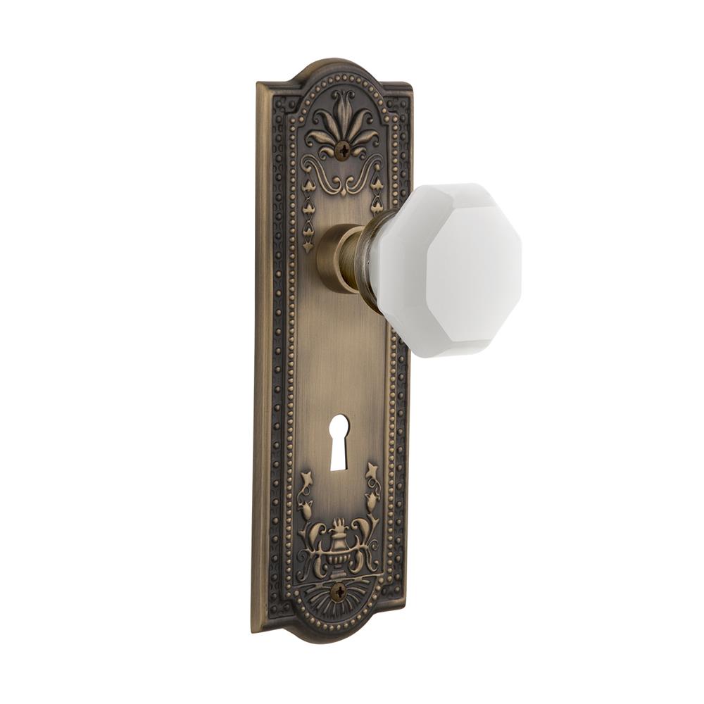 Nostalgic Warehouse MEAWAW Meadows Plate with Keyhole Passage Waldorf White Milk Glass Knob in Antique Brass