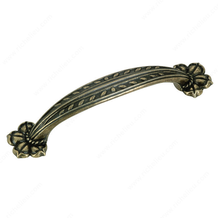 Richelieu Hardware BP26957AE Classic Metal Handle Pull - 2695 in Antique English