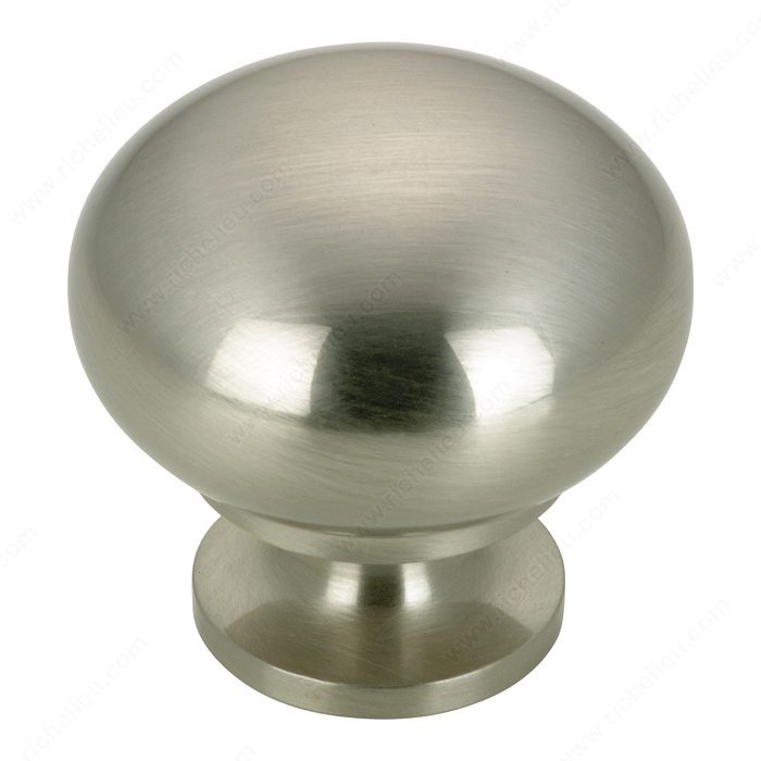 Richelieu Hardware BP3923175 Classic Solid Brass Knob - 3923 in Brushed Nickel