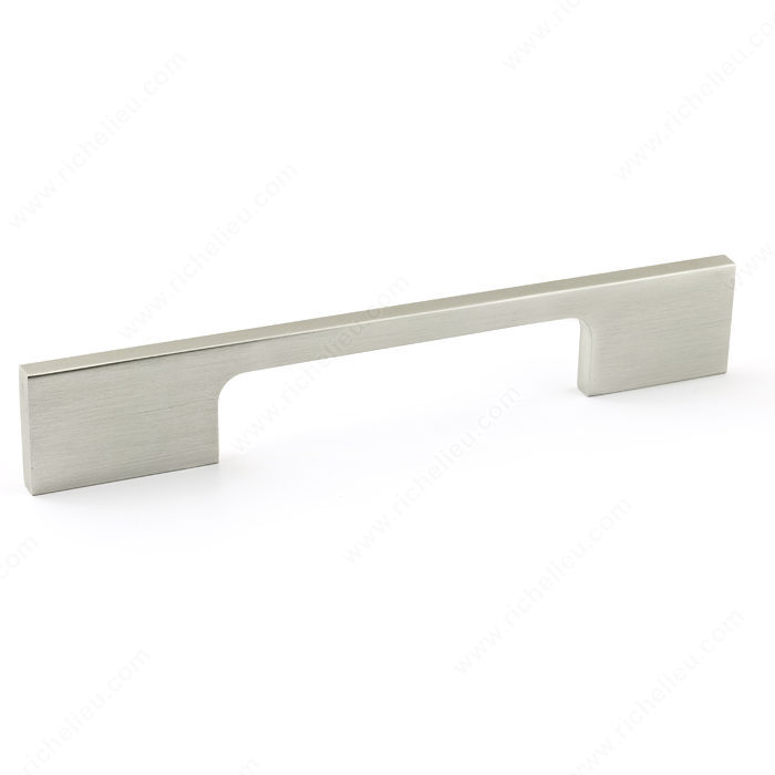 Richelieu BP72096195 Contemporary Metal and Aluminum Pull - 720