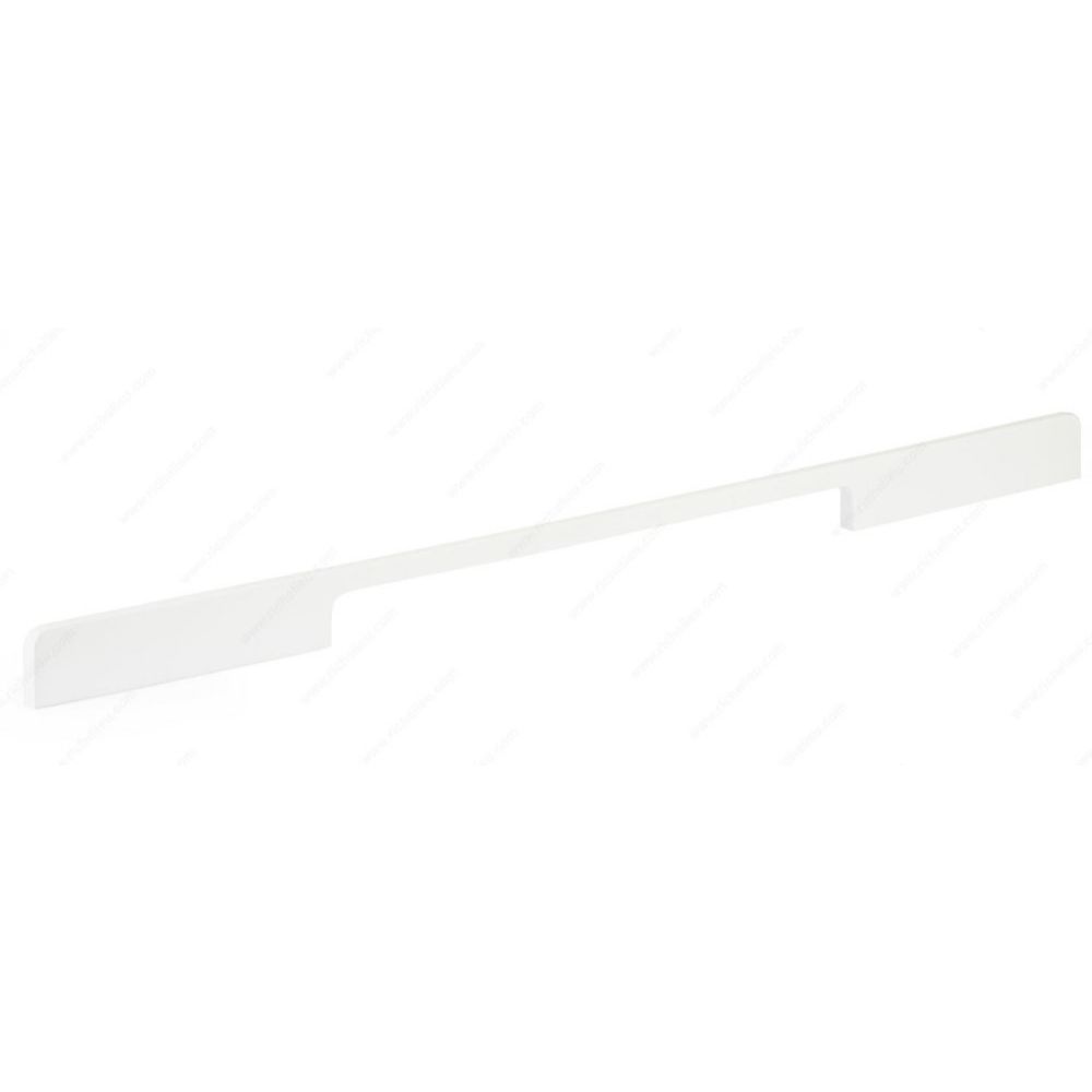 Richelieu Hardware BP73032030  Contemporary Metal Pull - 730 in White