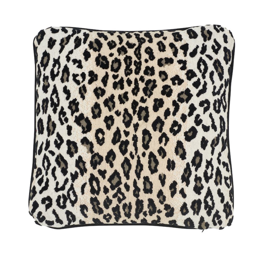 Schumacher SO4318204 Safari Epingle 18" Pillow in Snow Leopard