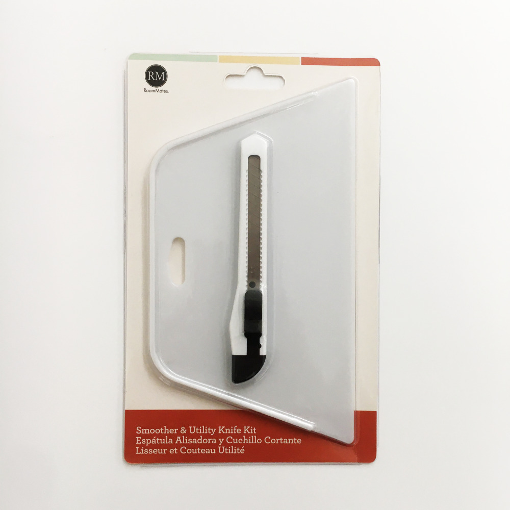 Roommates by York KIT4227FP SMOOTHER & KNIFE KIT in white